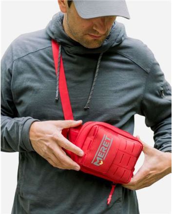 MERET Small Personal Response Red Pack P210M